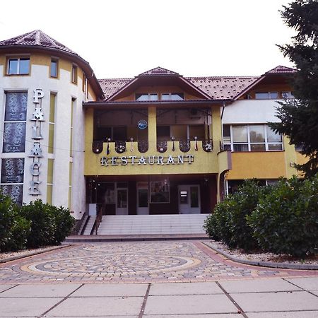 Golden Palace Дубовое Экстерьер фото